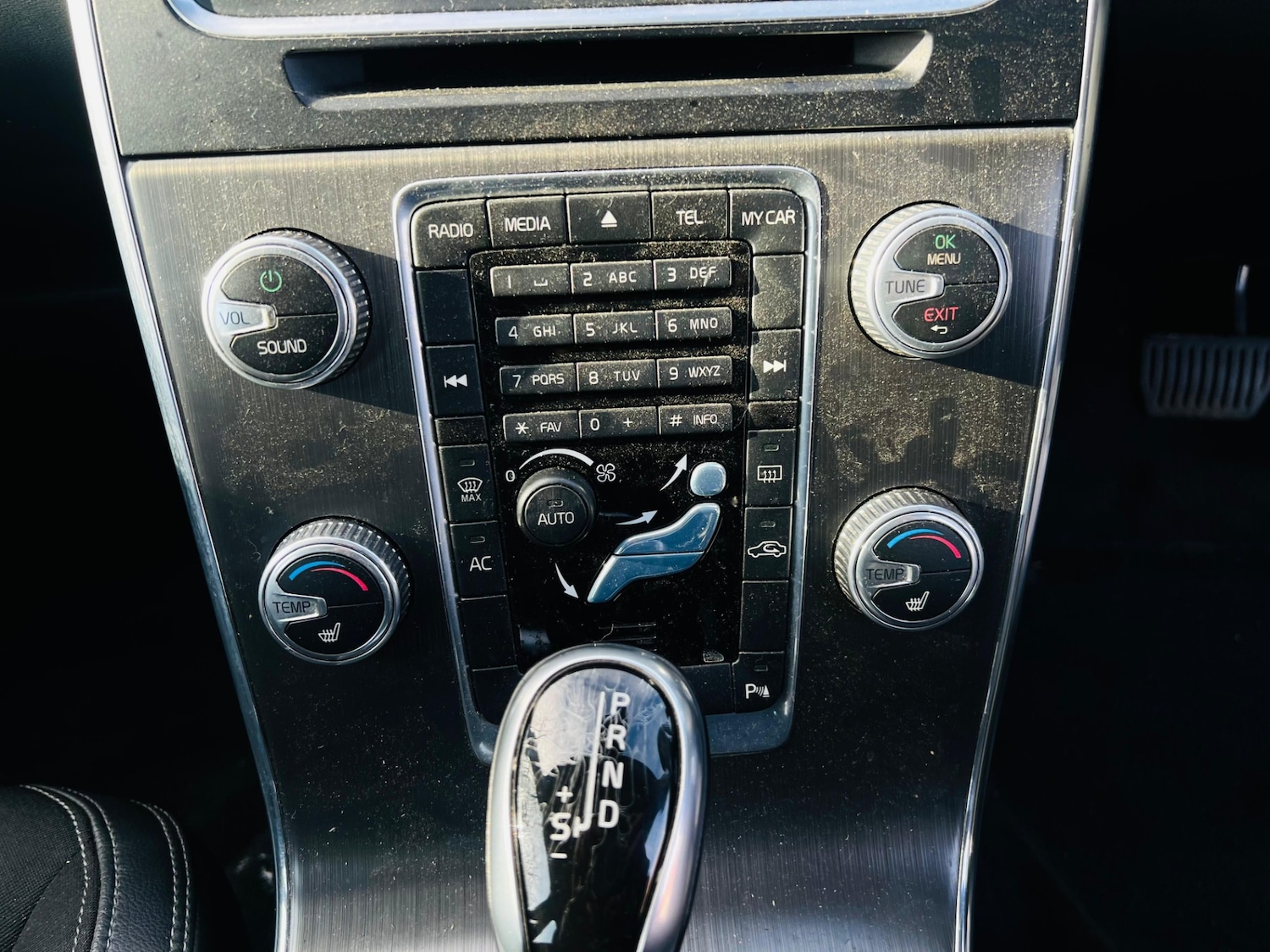 Used Volvo V60 2015 for sale - 77332191: Photo 34