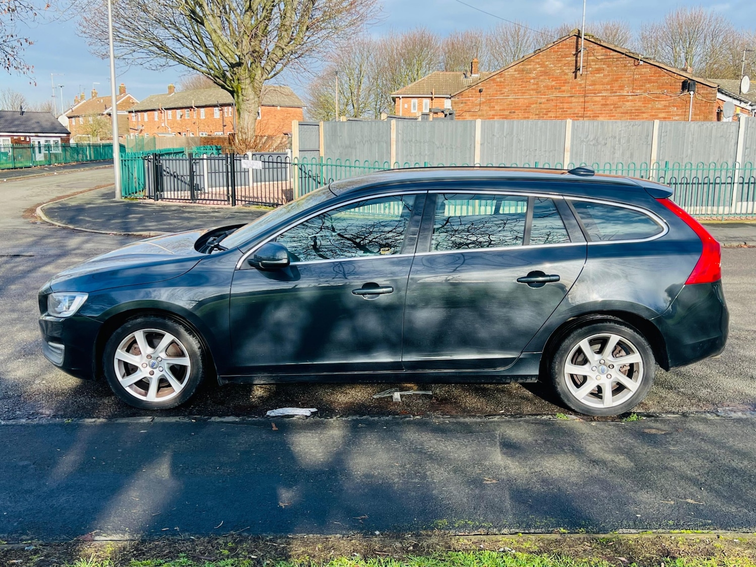 Used Volvo V60 2015 for sale - 77332191: Photo 4