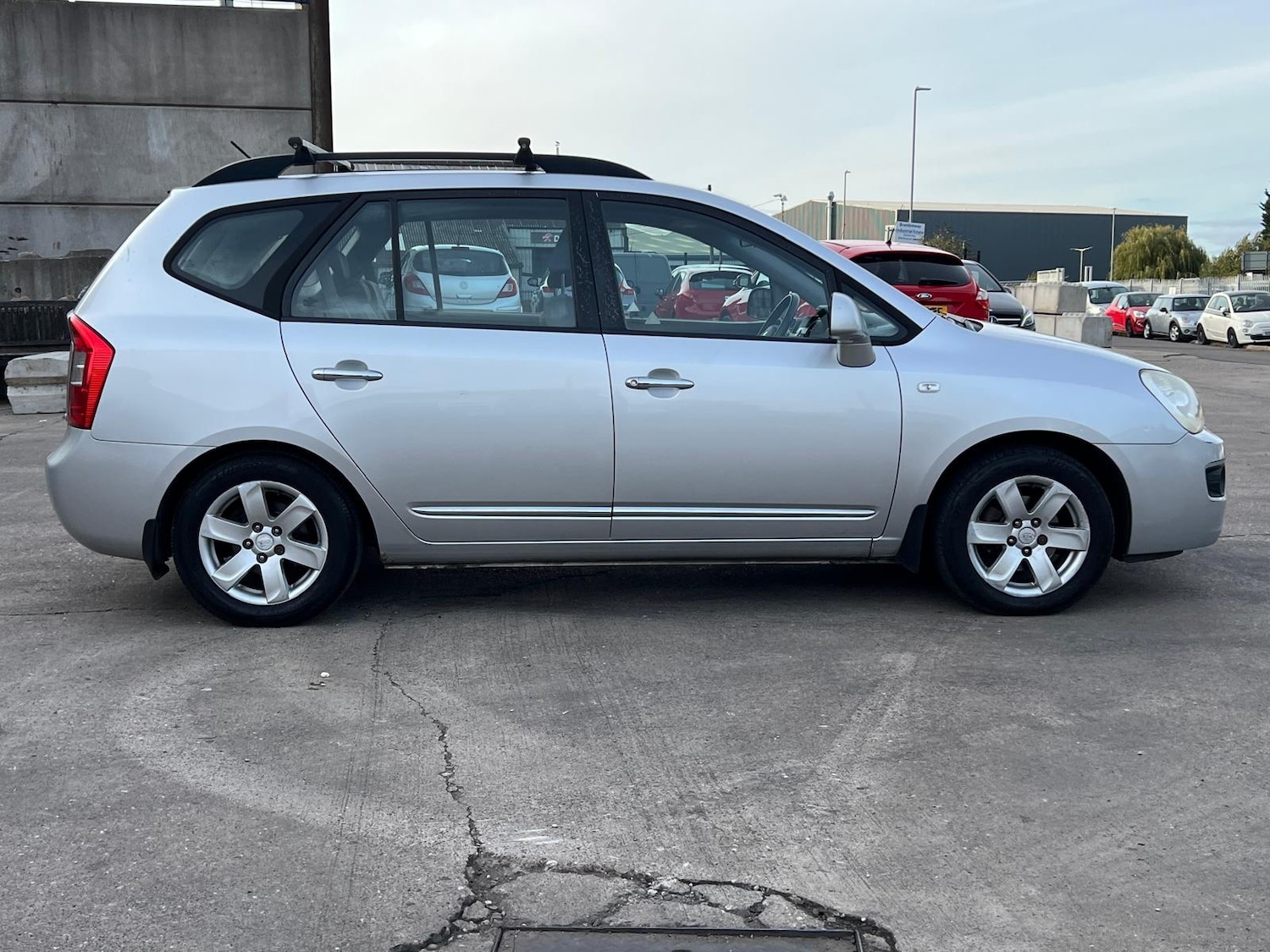 Used Kia Carens 2009 for sale - 76165420: Photo 14