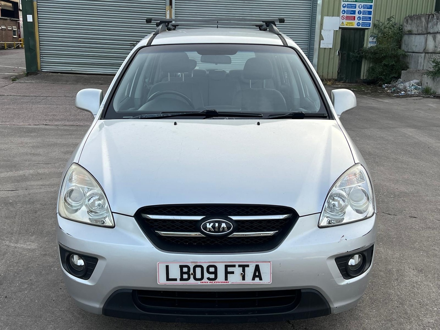 Used Kia Carens 2009 for sale - 76165420: Photo 4