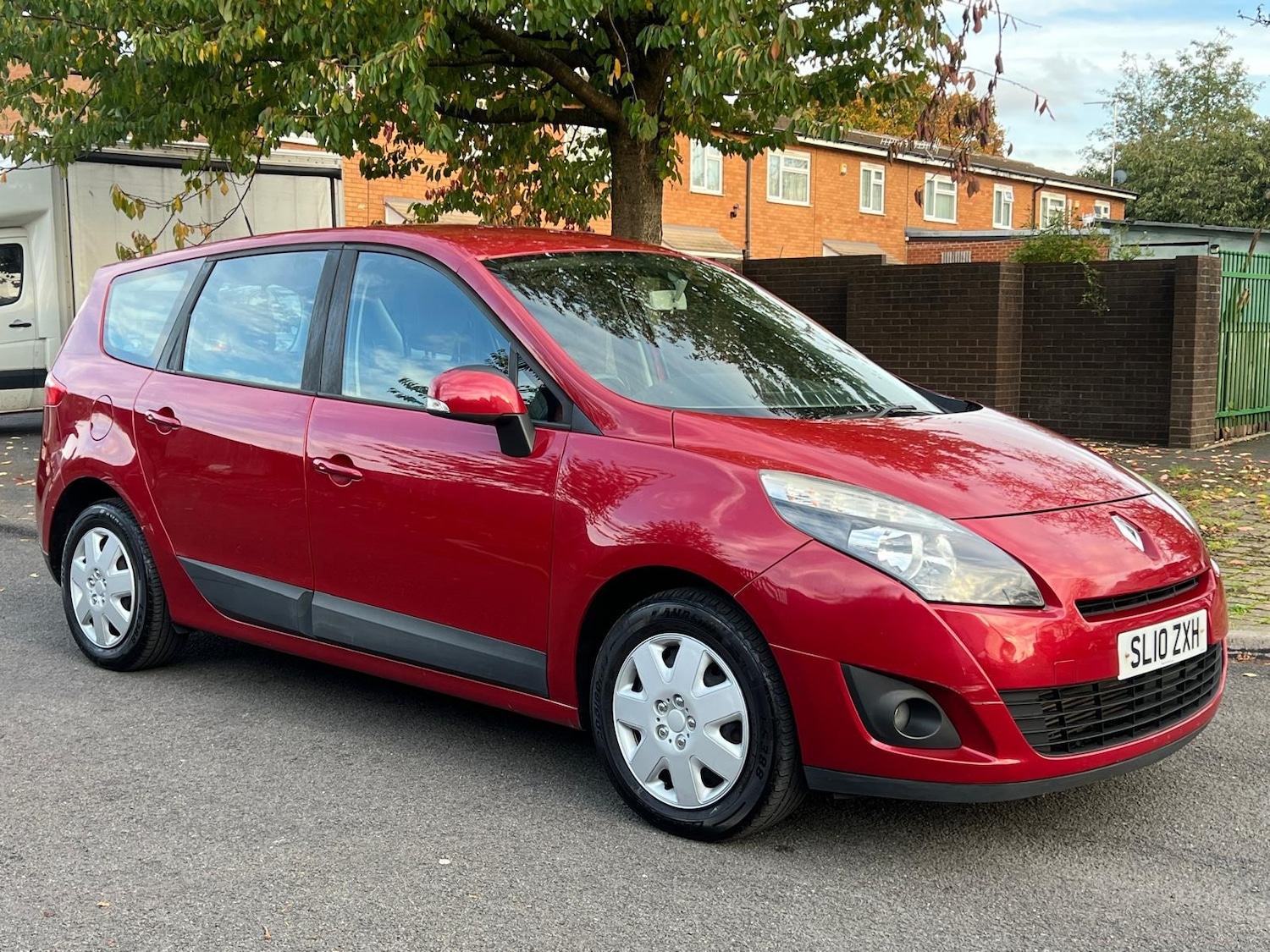 Used Renault Grand Scenic 2010 for sale - 76240288: Photo 1