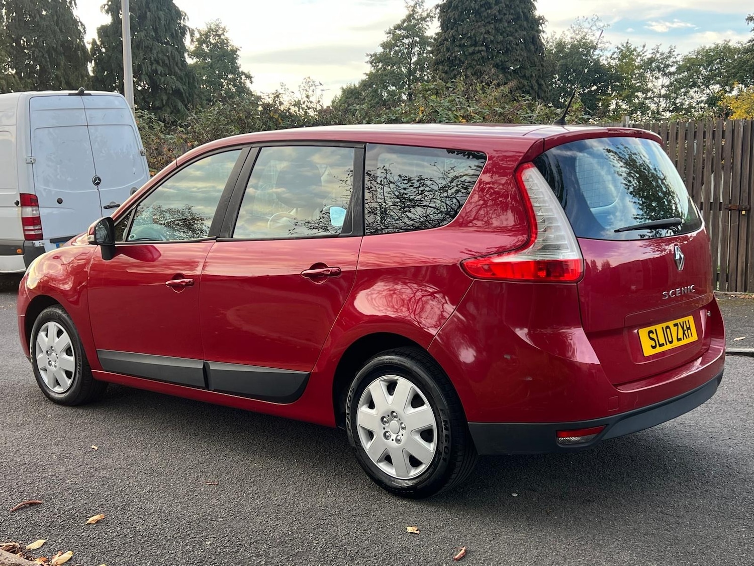 Used Renault Grand Scenic 2010 for sale - 76240288: Photo 12