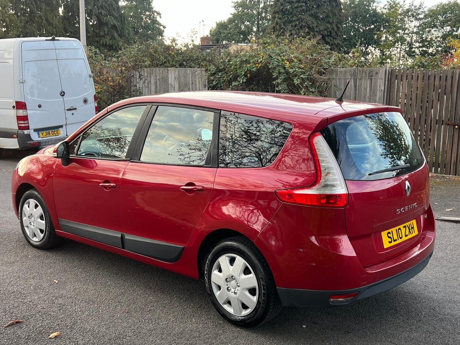 Used Renault Grand Scenic 2010 for sale - 76240288: Photo 16