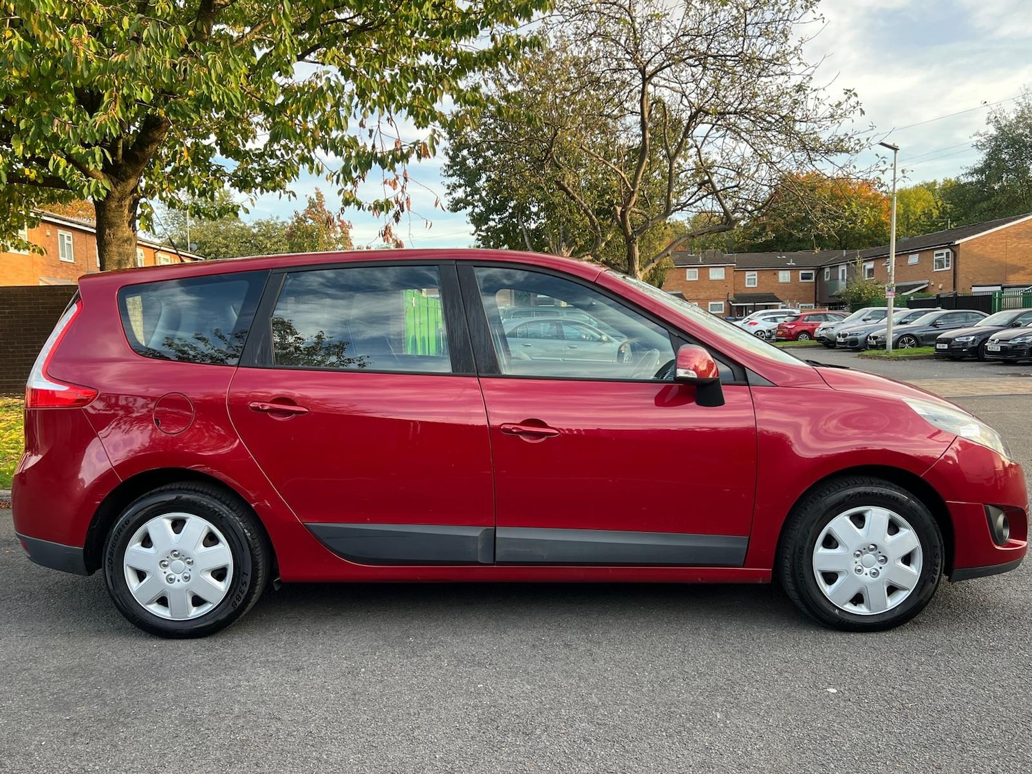 Used Renault Grand Scenic 2010 for sale - 76240288: Photo 18