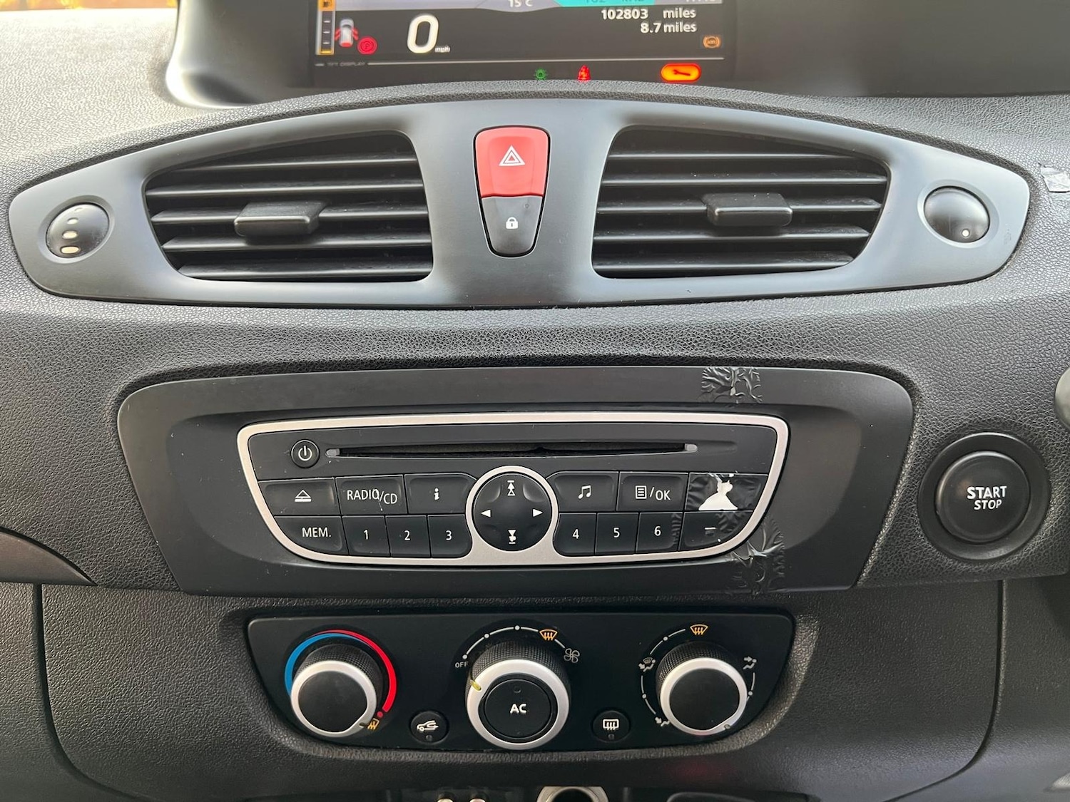 Used Renault Grand Scenic 2010 for sale - 76240288: Photo 24