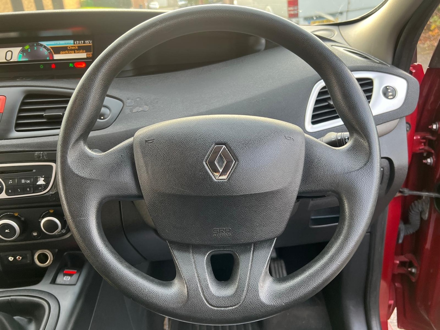 Used Renault Grand Scenic 2010 for sale - 76240288: Photo 25