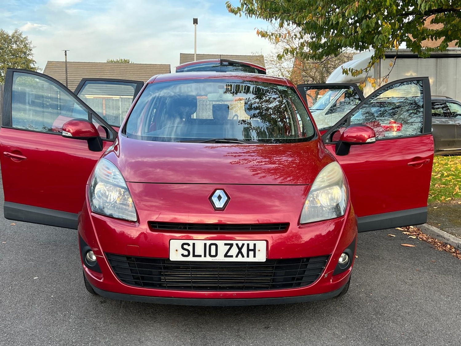 Used Renault Grand Scenic 2010 for sale - 76240288: Photo 34