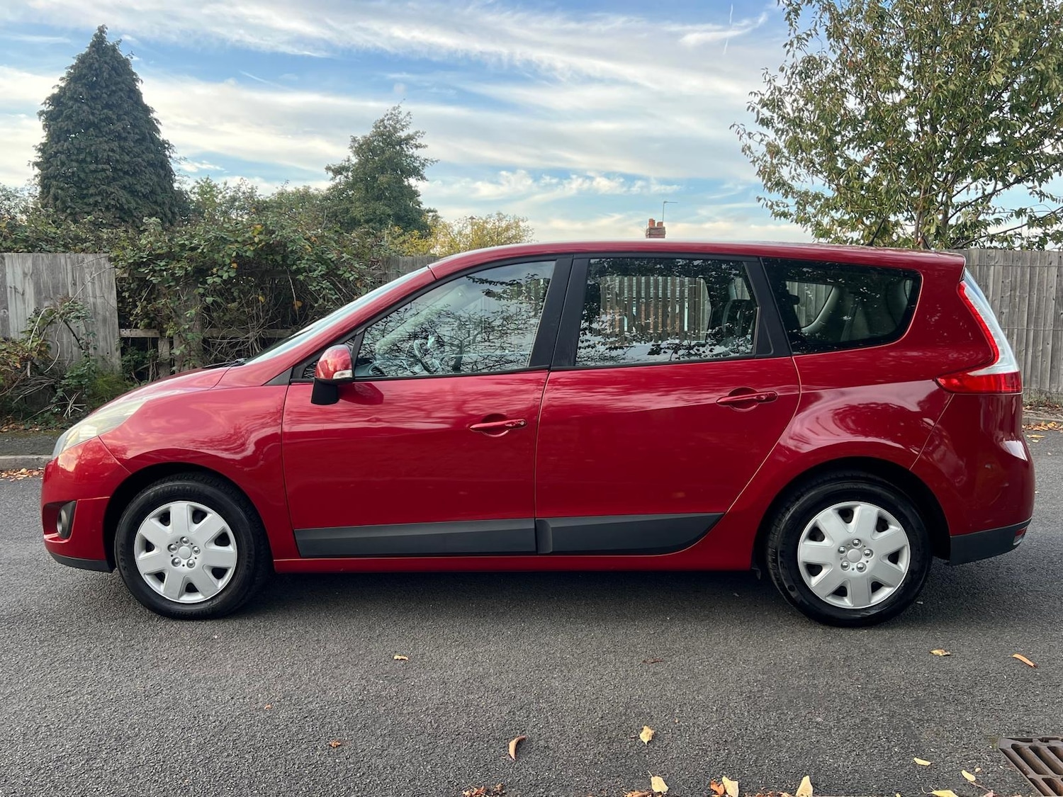 Used Renault Grand Scenic 2010 for sale - 76240288: Photo 5
