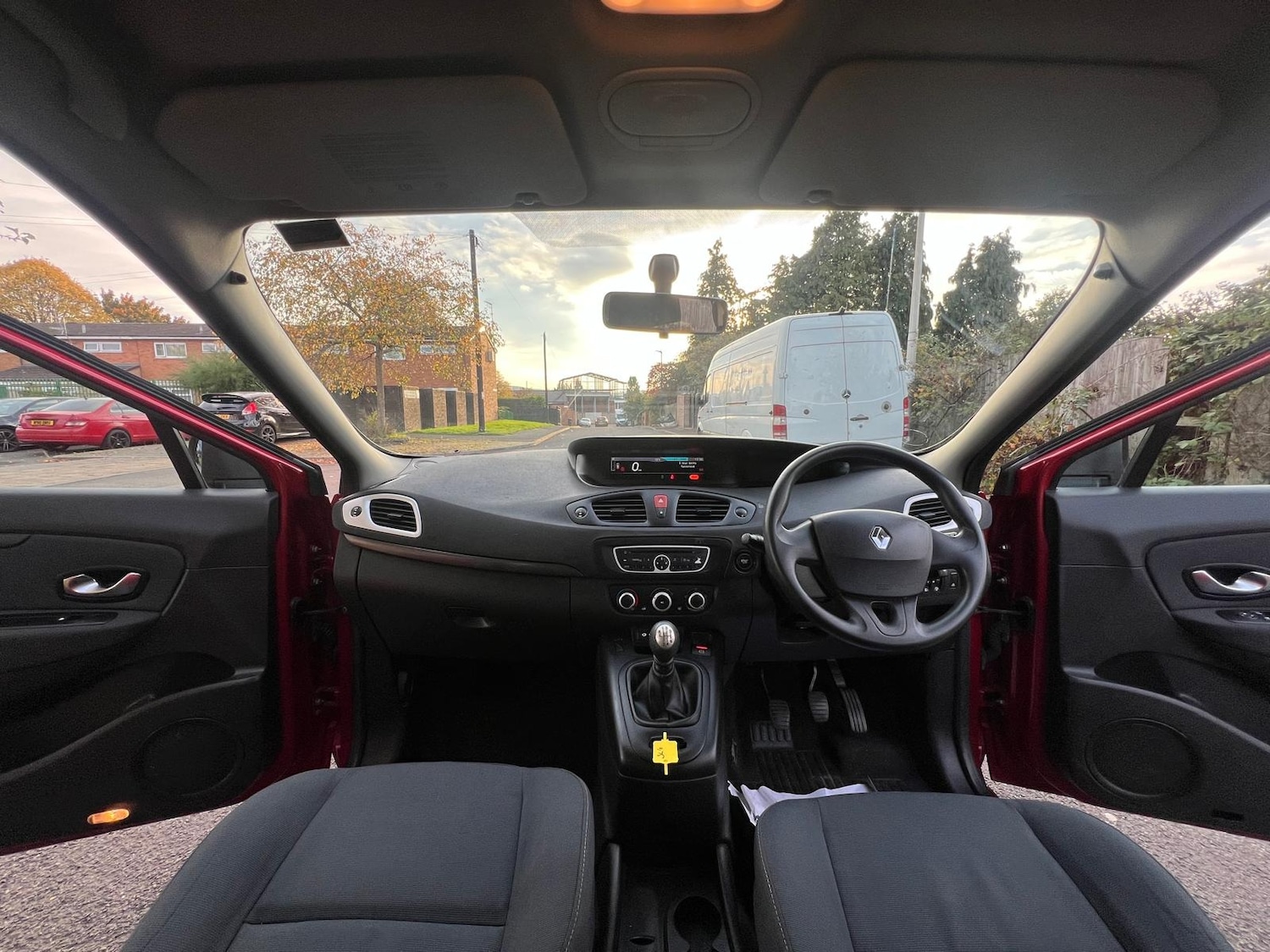 Used Renault Grand Scenic 2010 for sale - 76240288: Photo 7