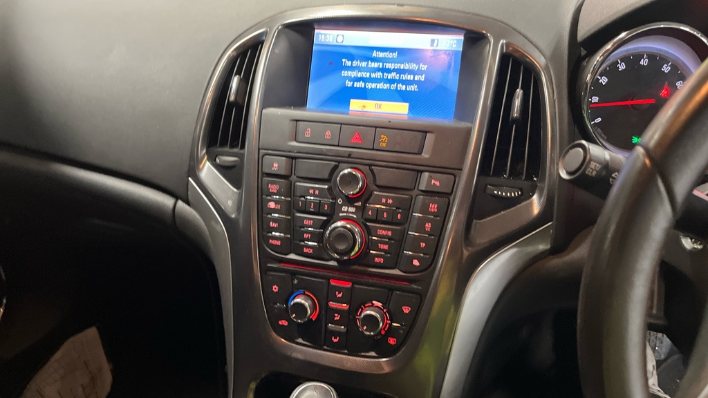 Used Vauxhall Astra 2010 for sale - 78048270: Photo 9