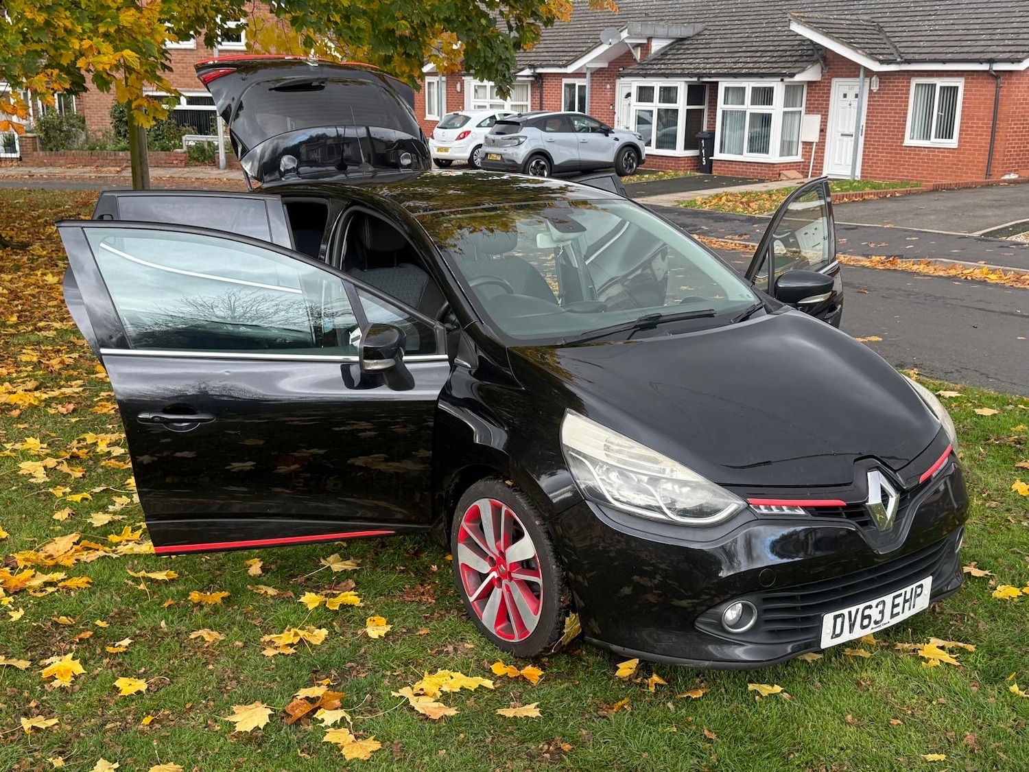 Used Renault Clio 2013 for sale - 76453150: Photo 21