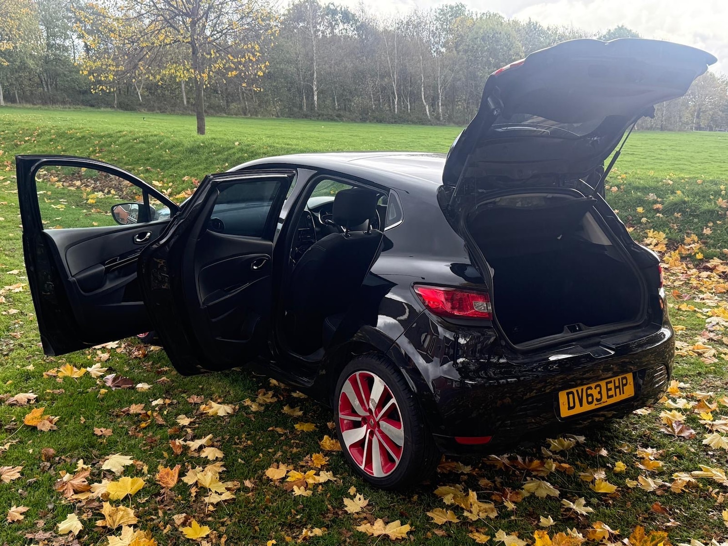 Used Renault Clio 2013 for sale - 76453150: Photo 25