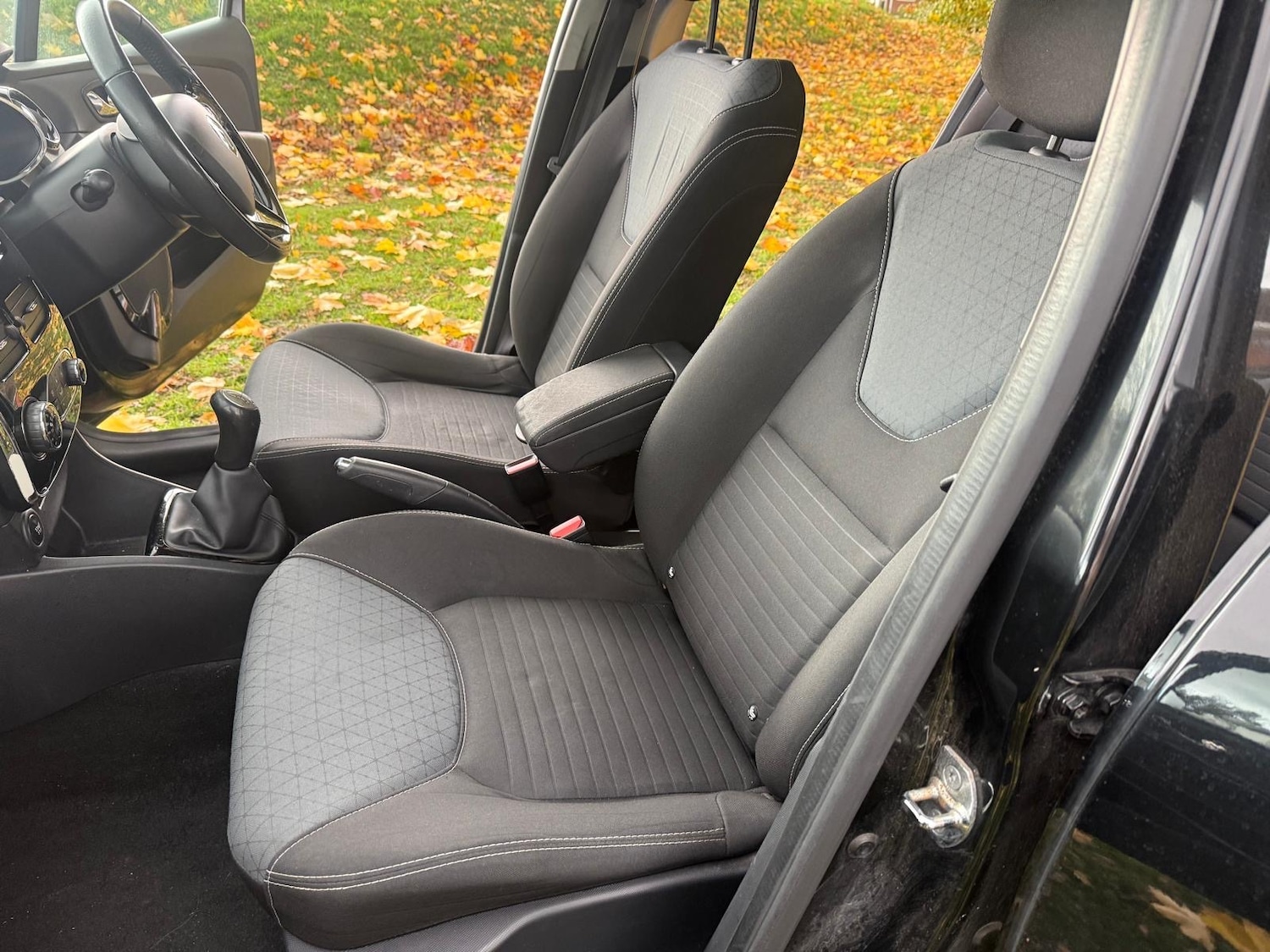 Used Renault Clio 2013 for sale - 76453150: Photo 31