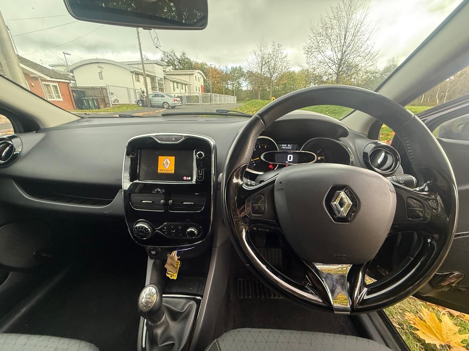 Used Renault Clio 2013 for sale - 76453150: Photo 33