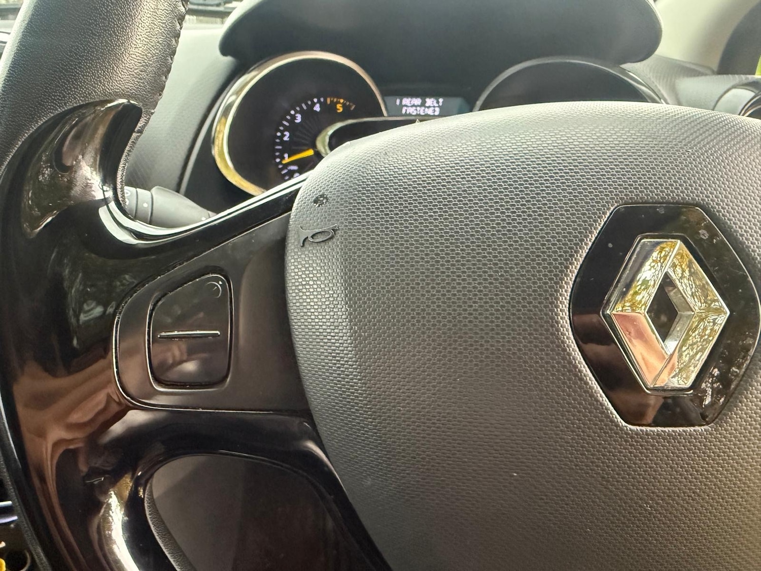 Used Renault Clio 2013 for sale - 76453150: Photo 35