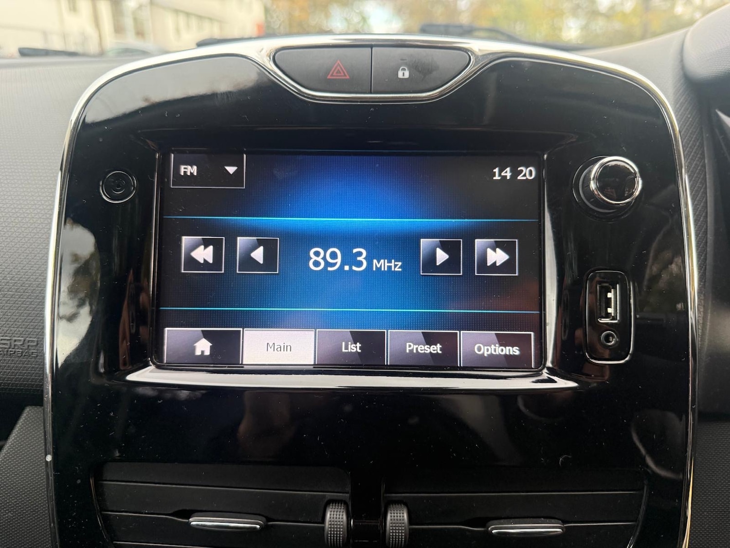 Used Renault Clio 2013 for sale - 76453150: Photo 39