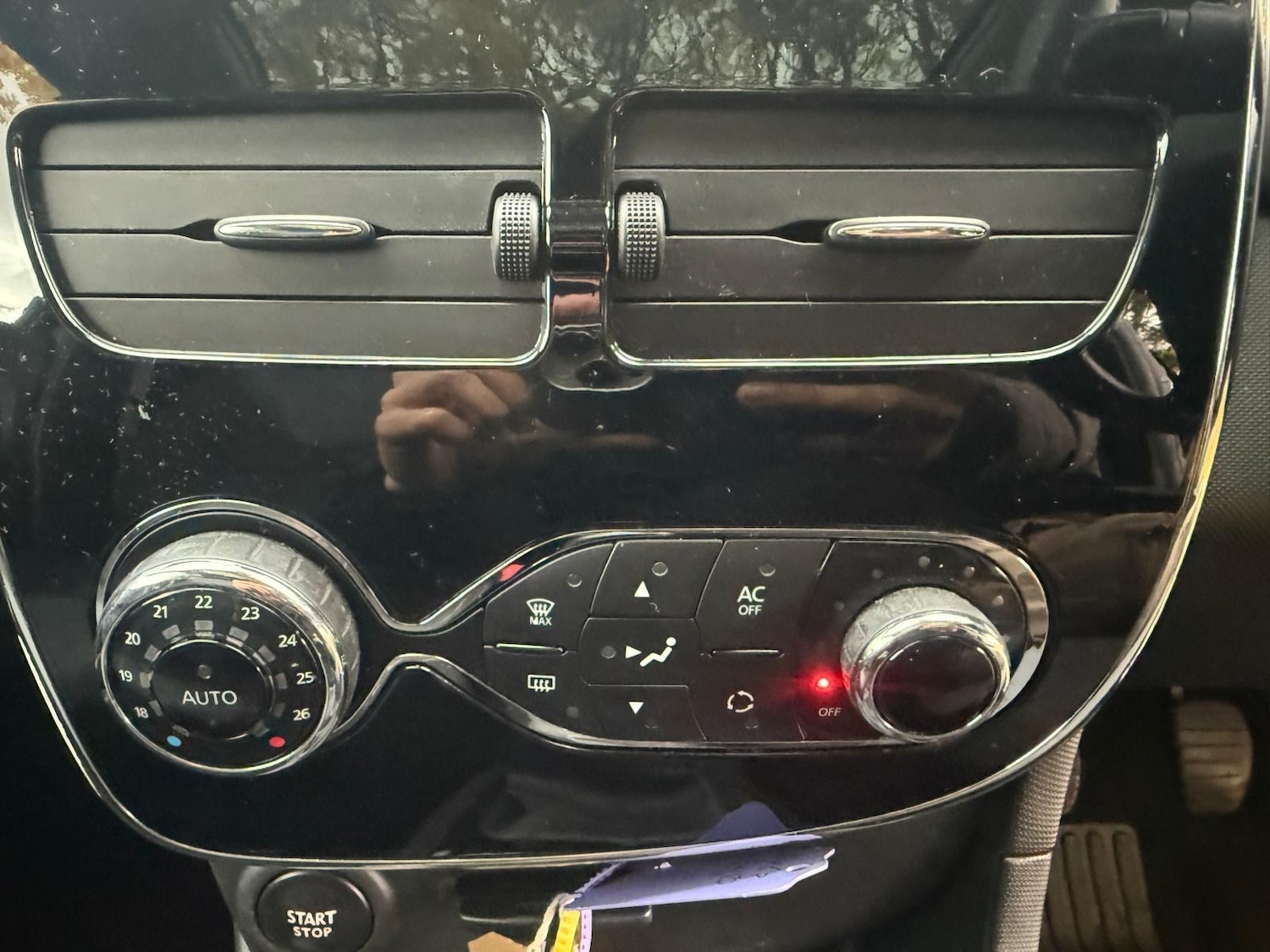 Used Renault Clio 2013 for sale - 76453150: Photo 40