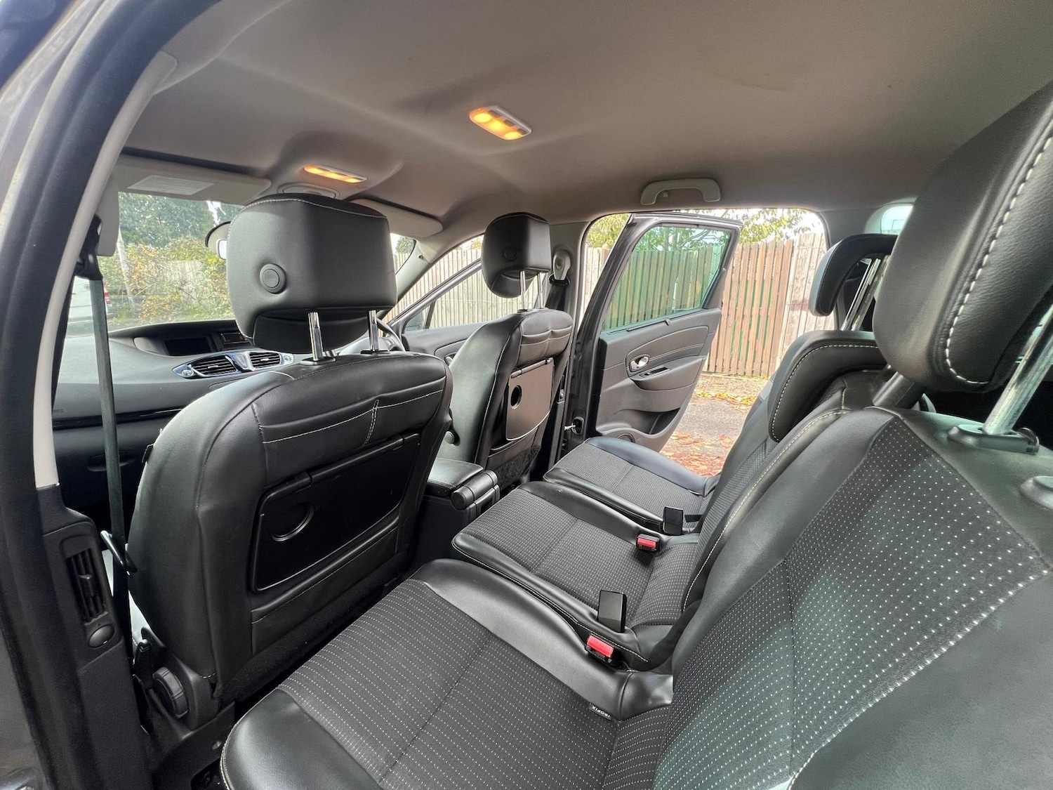 Used Renault Grand Scenic 2014 for sale - 76370068: Photo 27