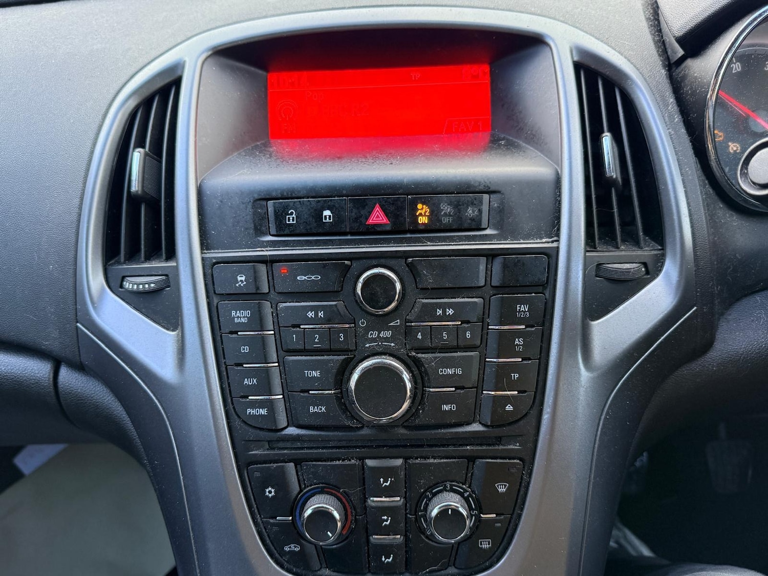 Used Vauxhall Astra 2015 for sale - 77254319: Photo 16