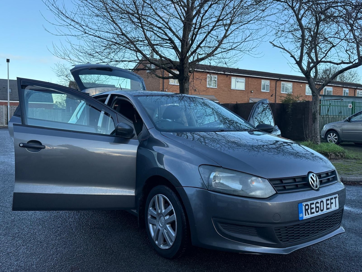 Used Volkswagen Polo 2010 for sale - 76715654: Photo 14