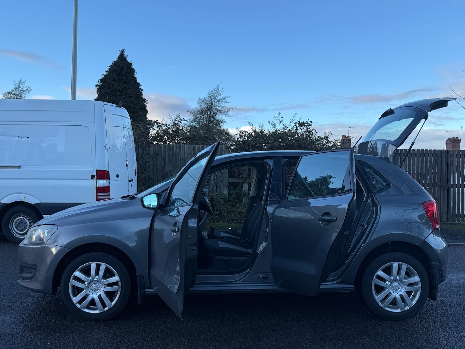 Used Volkswagen Polo 2010 for sale - 76715654: Photo 24