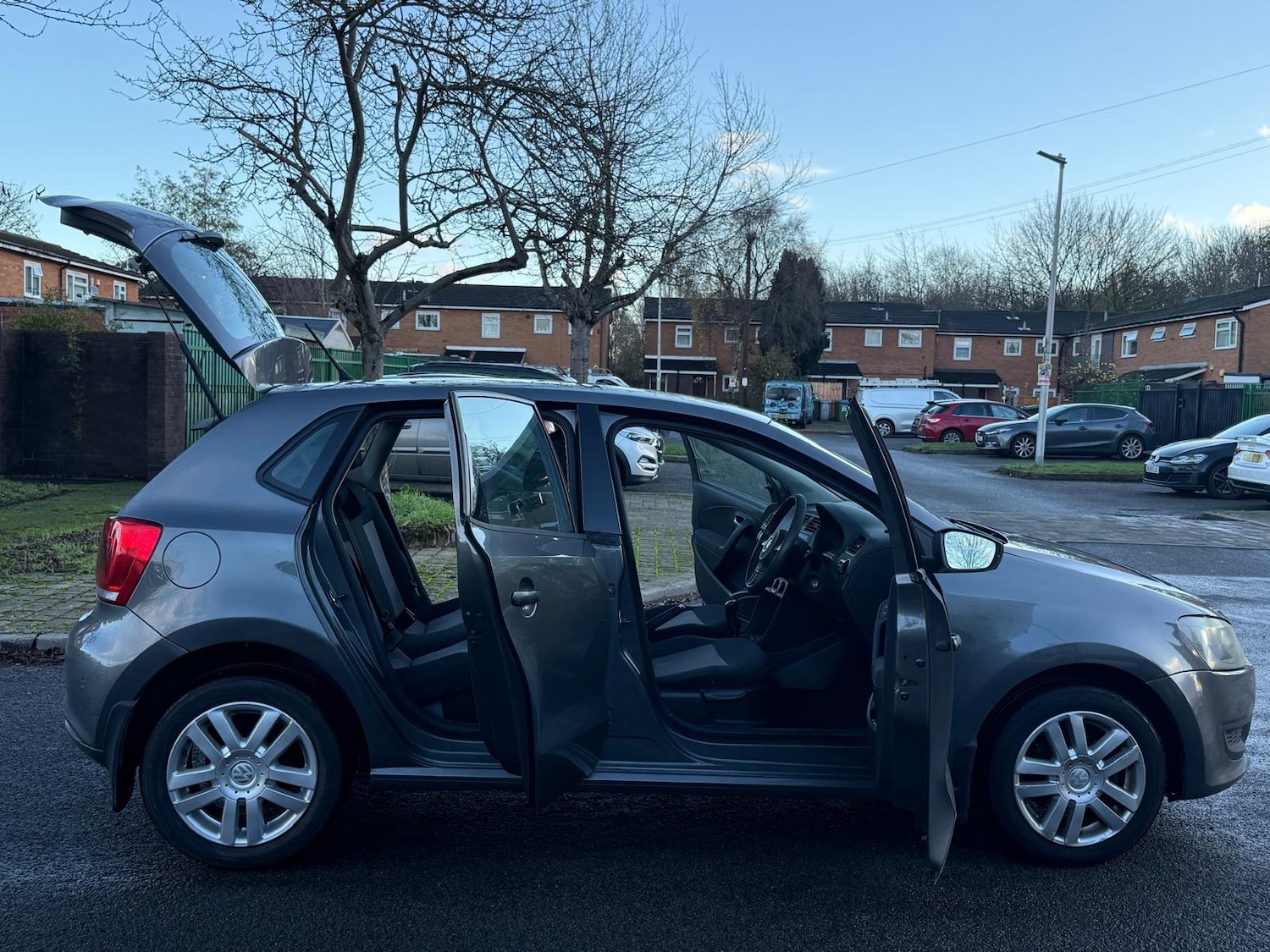 Used Volkswagen Polo 2010 for sale - 76715654: Photo 28