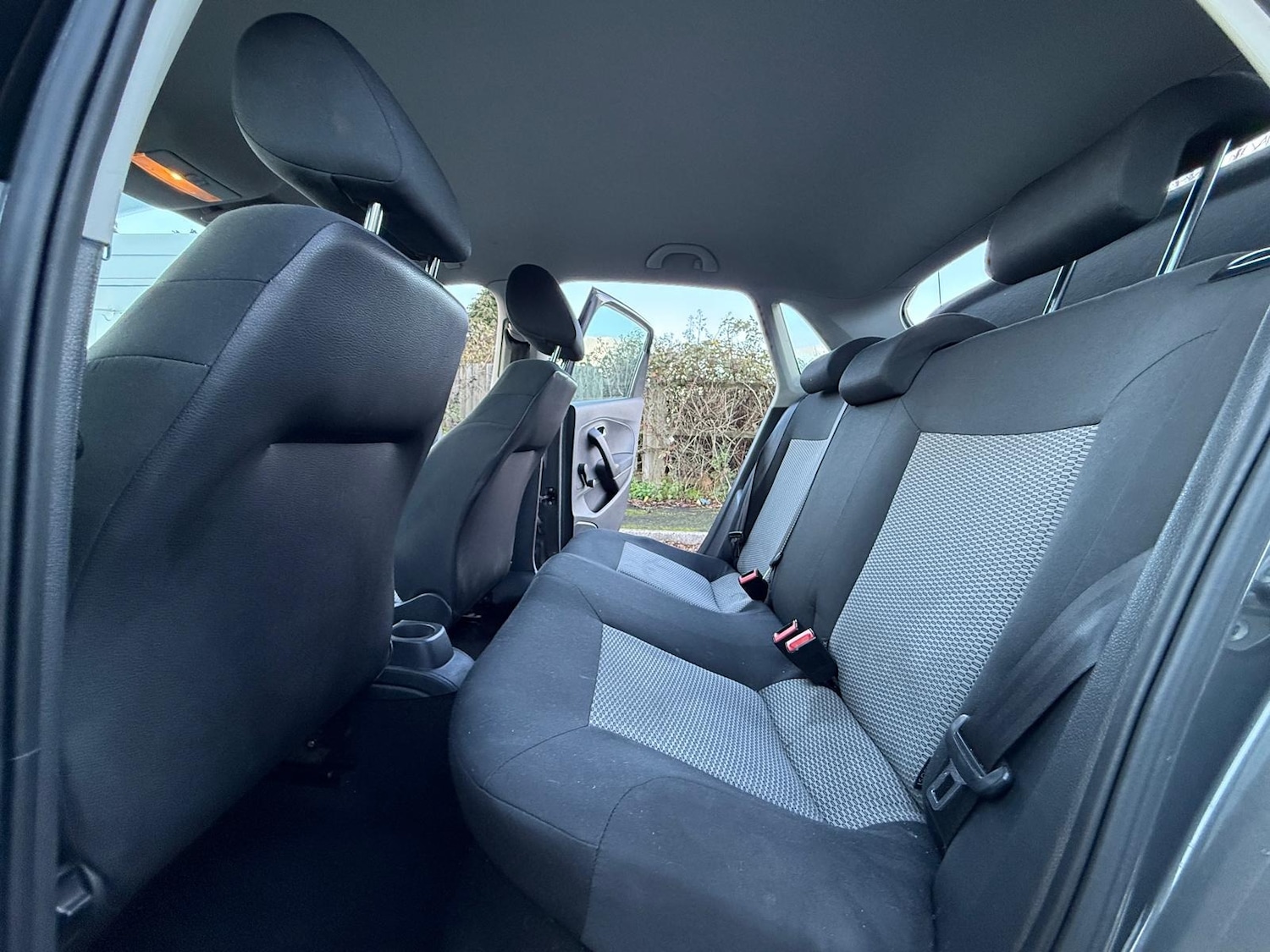 Used Volkswagen Polo 2010 for sale - 76715654: Photo 29