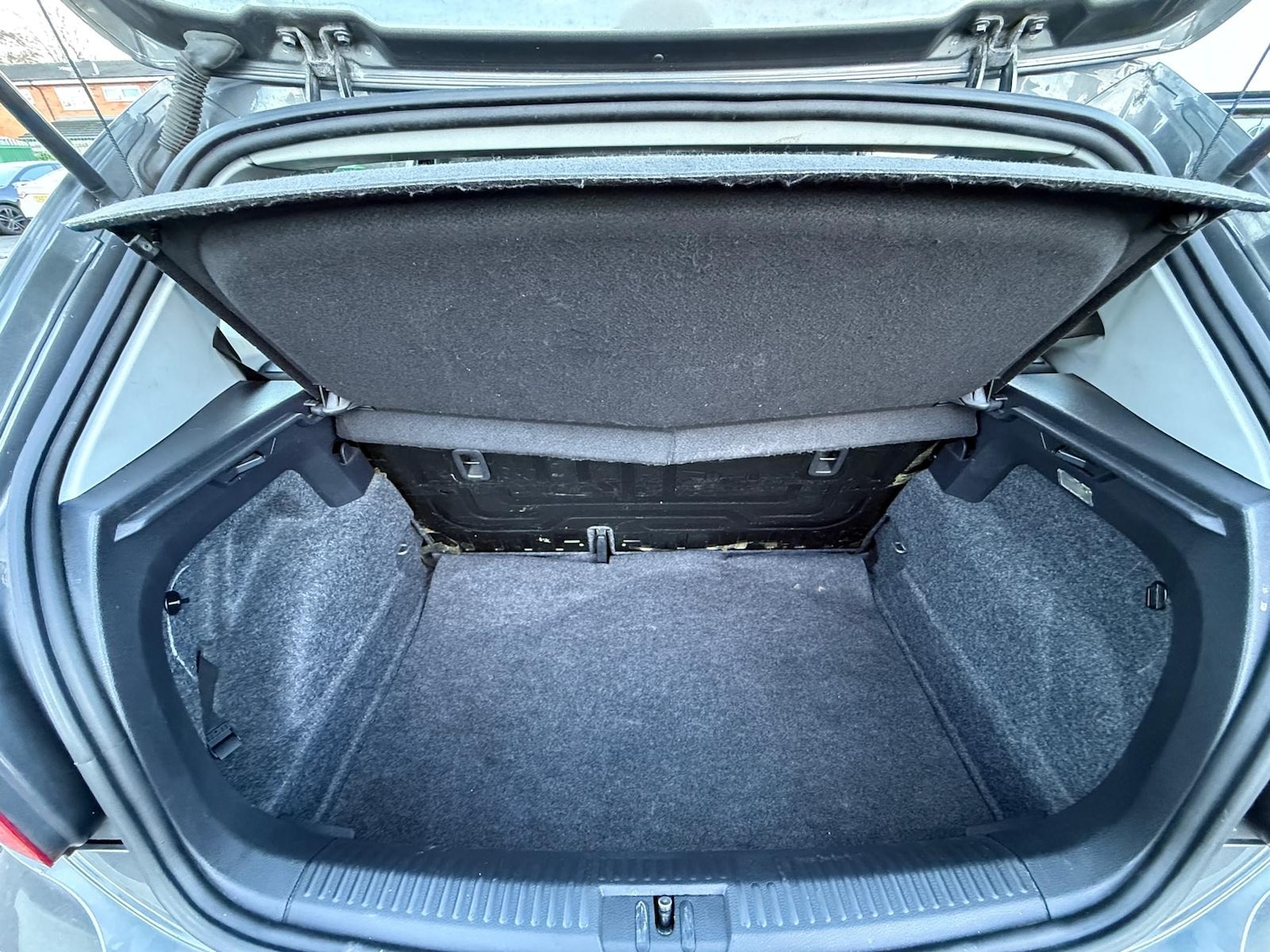 Used Volkswagen Polo 2010 for sale - 76715654: Photo 30