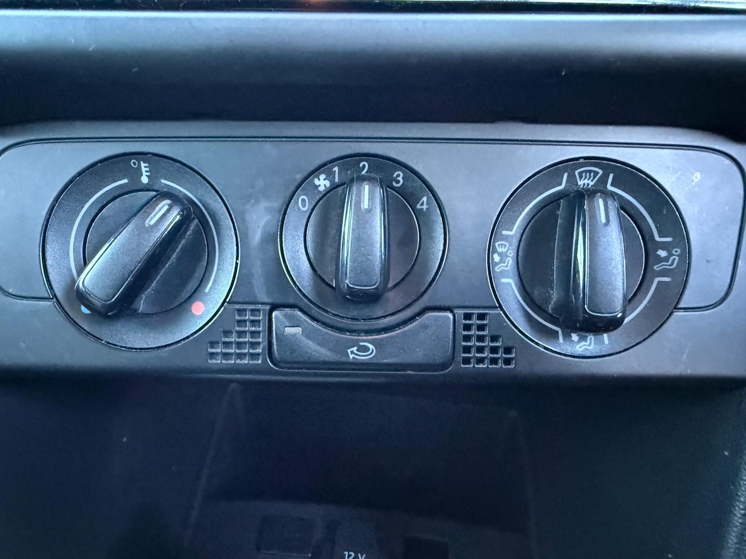 Used Volkswagen Polo 2010 for sale - 76715654: Photo 35