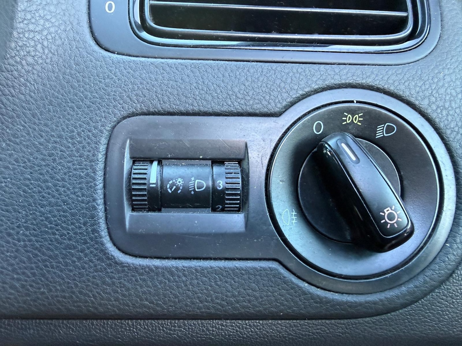 Used Volkswagen Polo 2010 for sale - 76715654: Photo 36