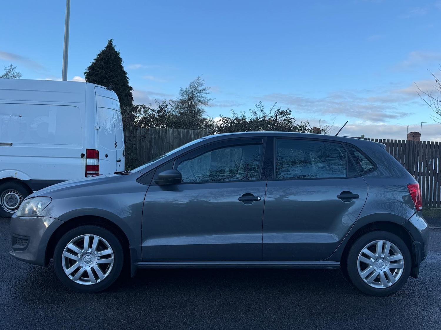 Used Volkswagen Polo 2010 for sale - 76715654: Photo 9