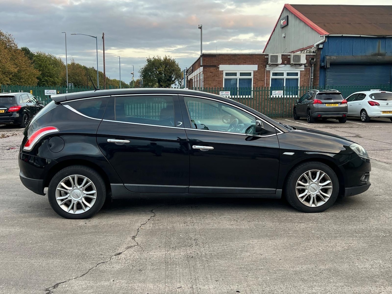 Used Chrysler Delta 2012 for sale - 76168070: Photo 14