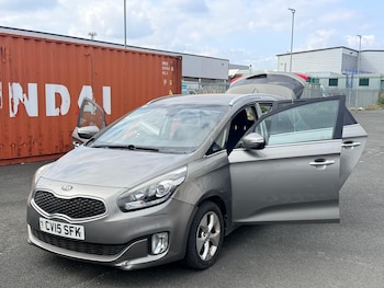 Used Kia Carens 2015 for sale - 79293157: Photo
