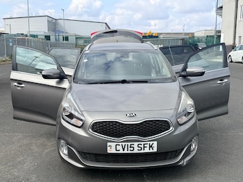 Used Kia Carens 2015 for sale - 79293157: Photo