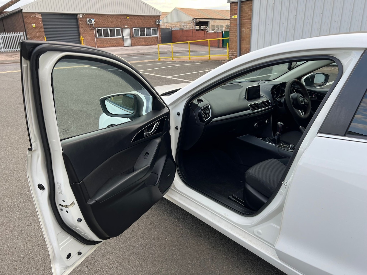 Used Mazda Mazda3 2014 for sale - 76413187: Photo 15