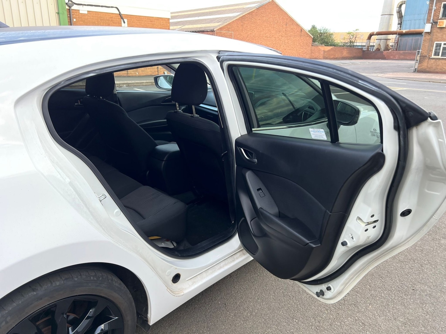 Used Mazda Mazda3 2014 for sale - 76413187: Photo 19