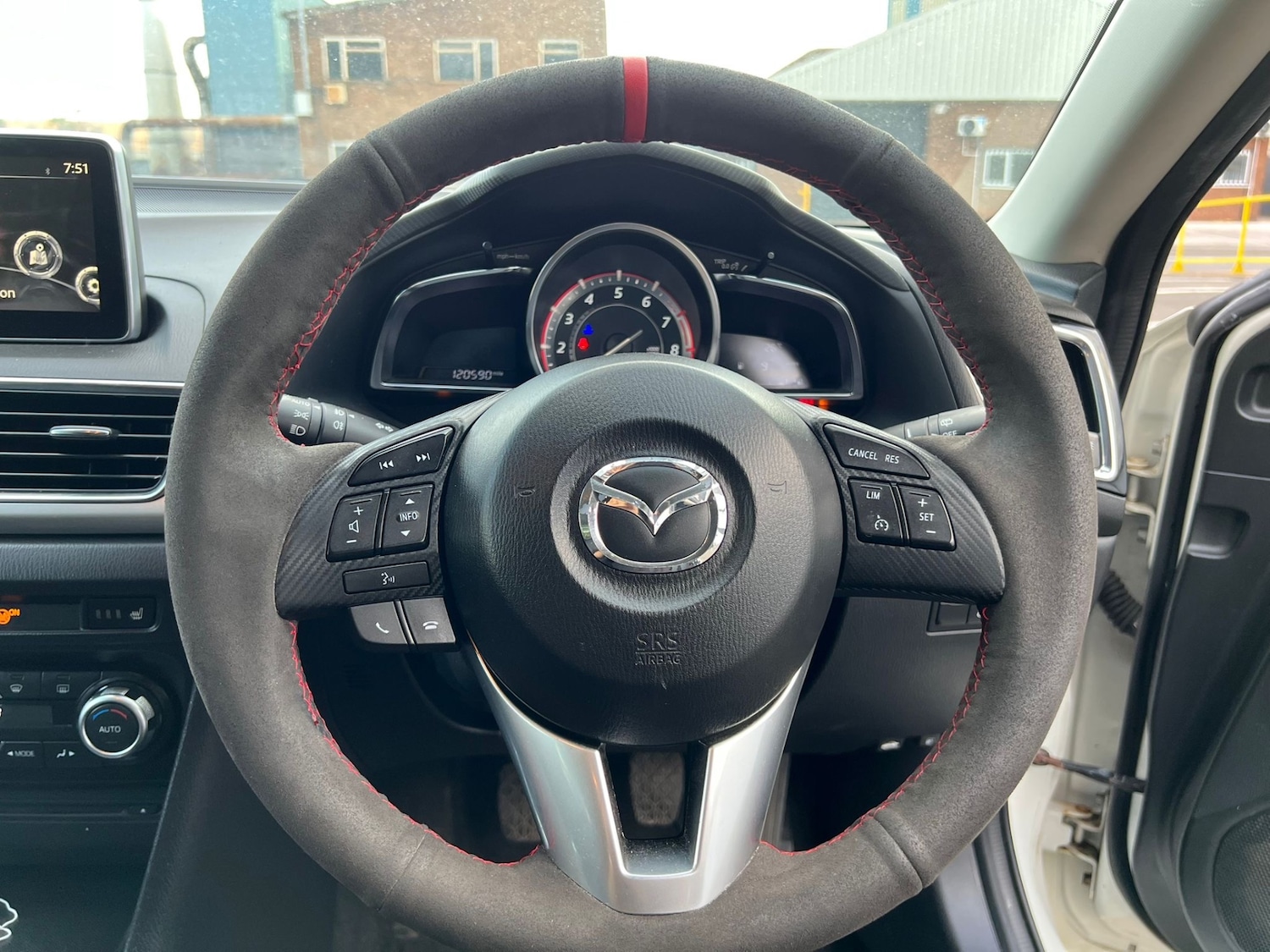 Used Mazda Mazda3 2014 for sale - 76413187: Photo 29