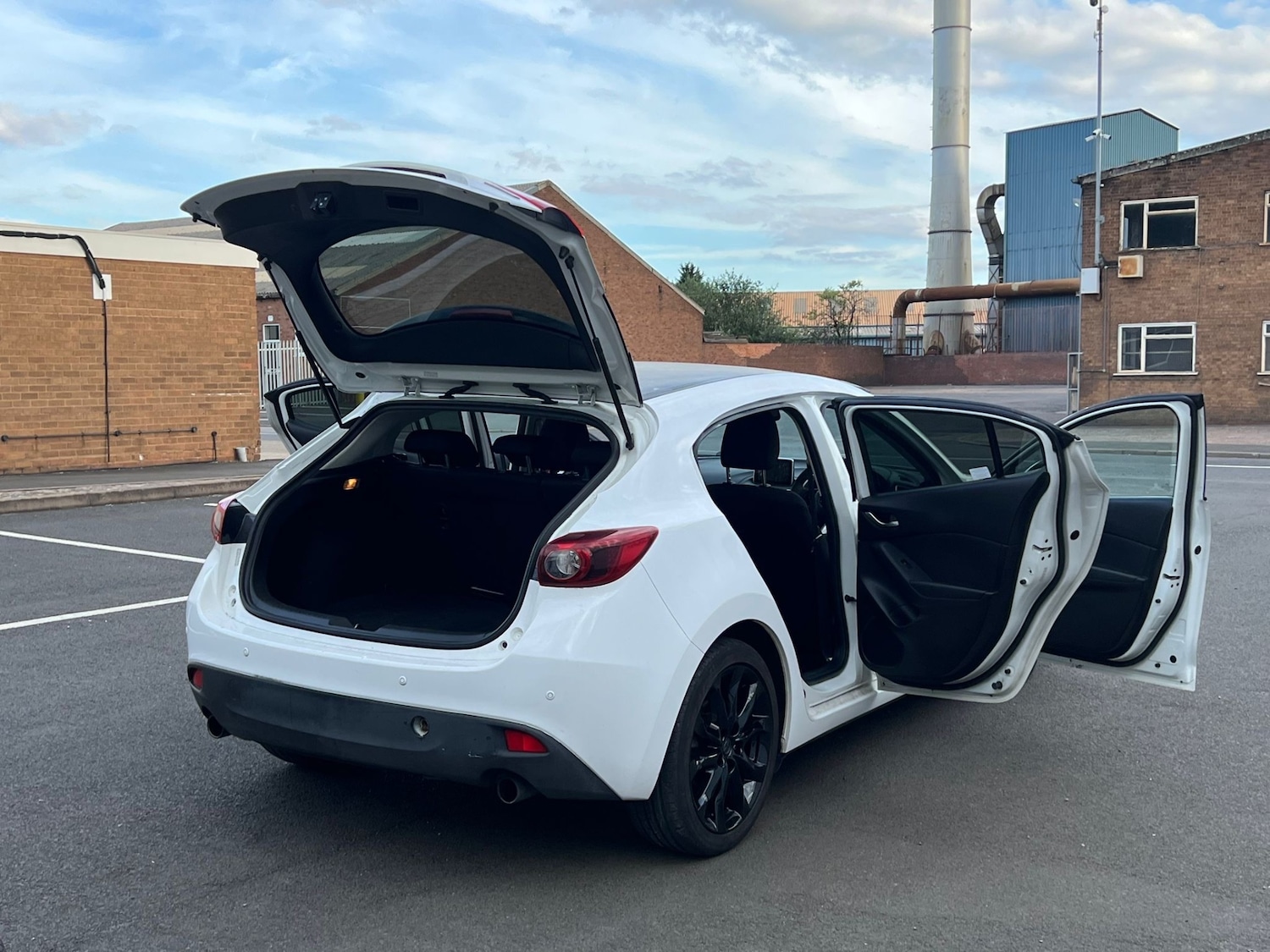 Used Mazda Mazda3 2014 for sale - 76413187: Photo 3