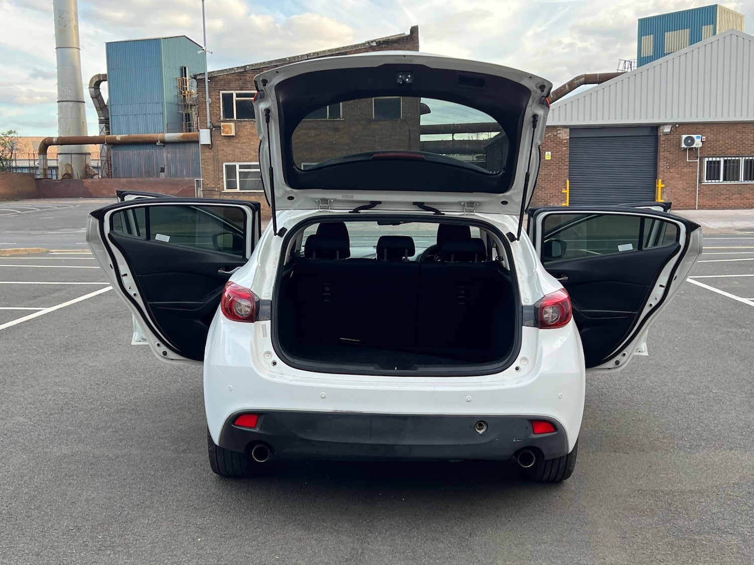 Used Mazda Mazda3 2014 for sale - 76413187: Photo 5