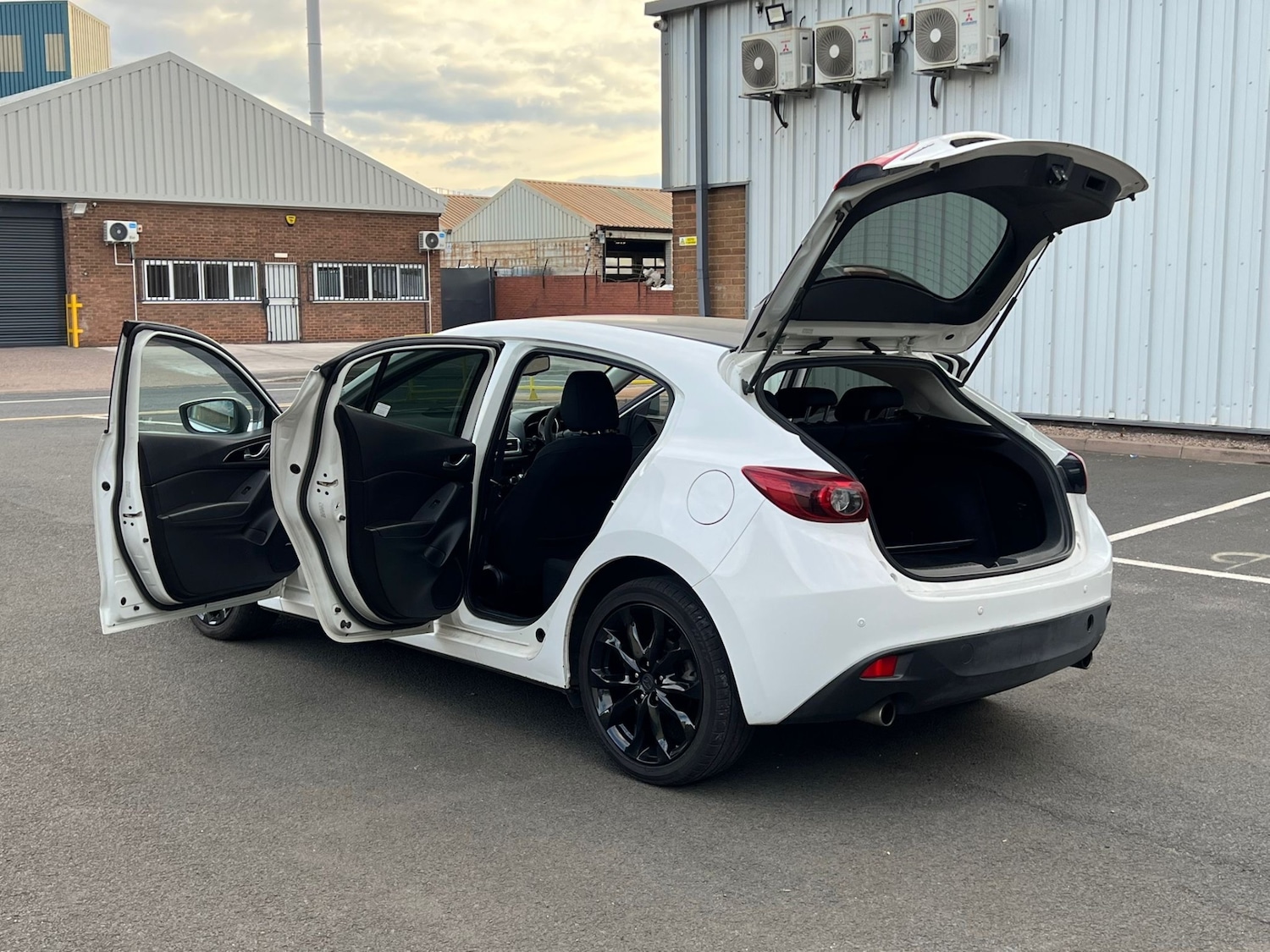 Used Mazda Mazda3 2014 for sale - 76413187: Photo 7