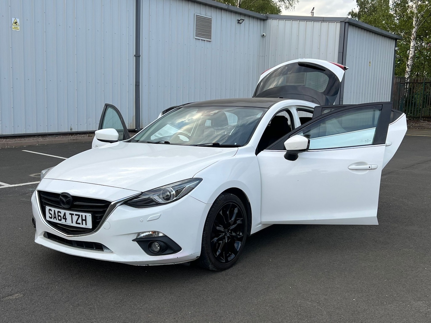 Used Mazda Mazda3 2014 for sale - 76413187: Photo 9