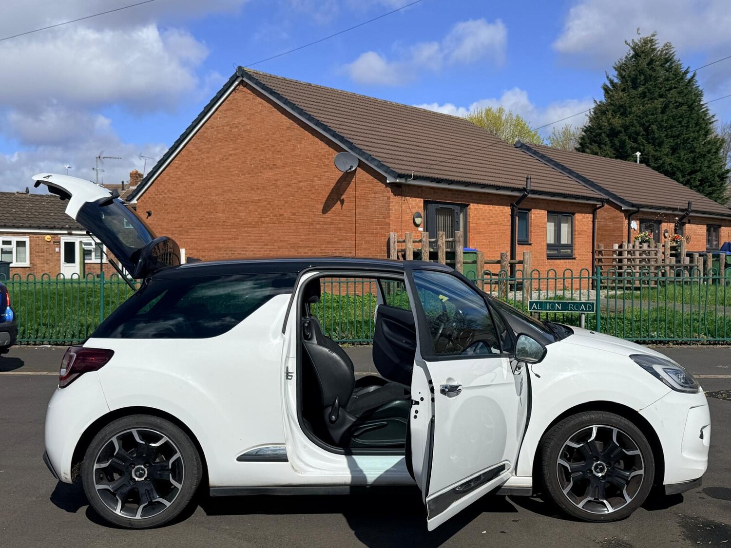 Used DS Automobiles DS 3 2015 for sale - 77959255: Photo 25