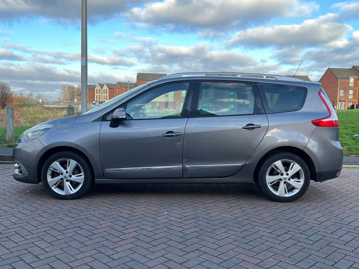 Used Renault Grand Scenic 2015 for sale - 77050303: Photo 14