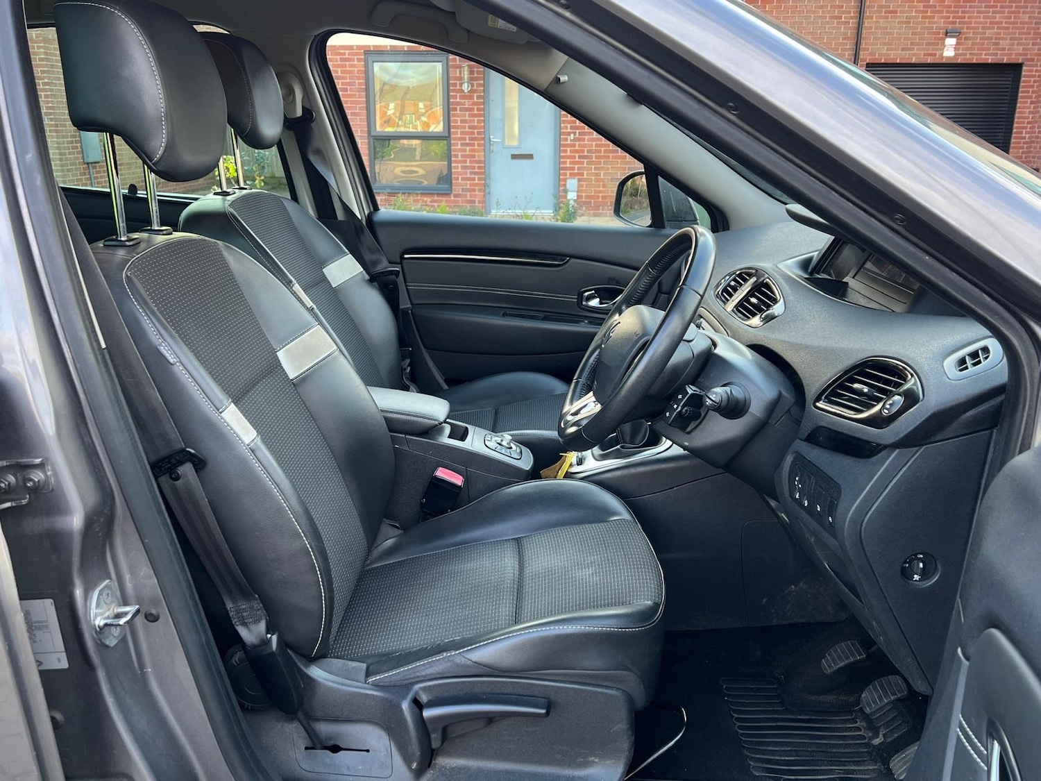 Used Renault Grand Scenic 2015 for sale - 77050303: Photo 17