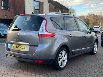 Used Renault Grand Scenic 2015 for sale - 77050303: Photo