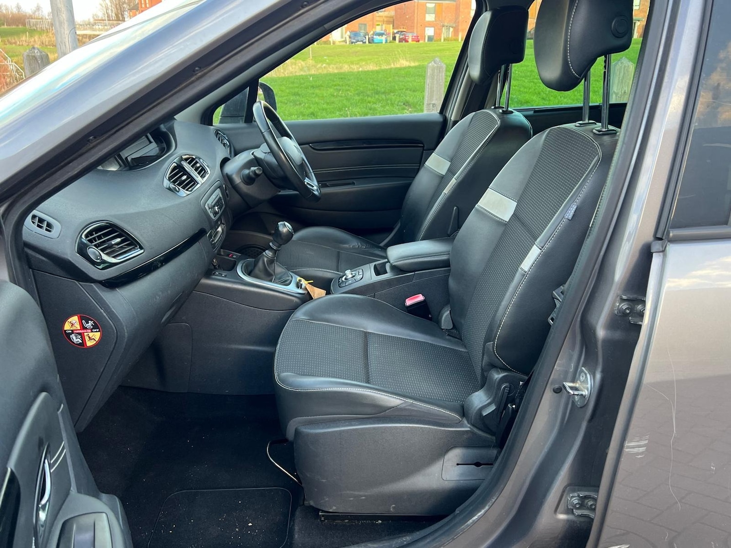 Used Renault Grand Scenic 2015 for sale - 77050303: Photo 22