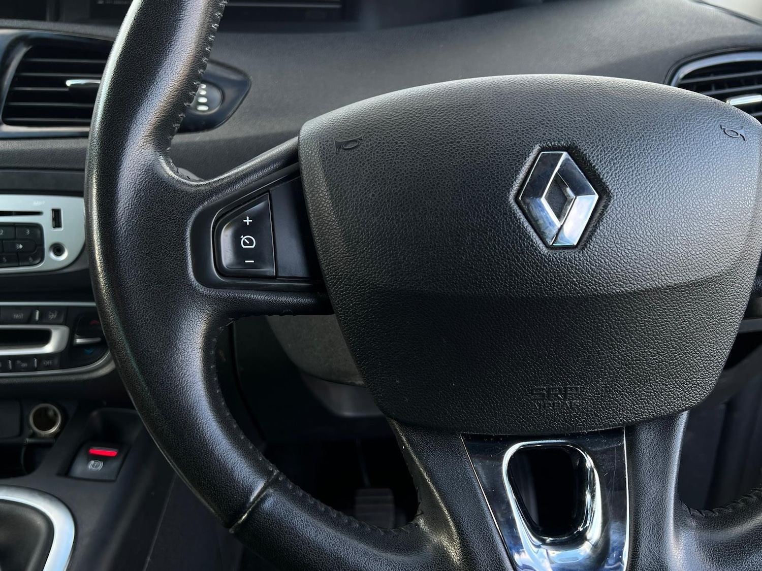 Used Renault Grand Scenic 2015 for sale - 77050303: Photo 29