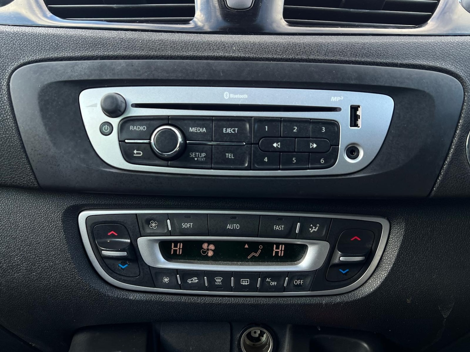 Used Renault Grand Scenic 2015 for sale - 77050303: Photo 33