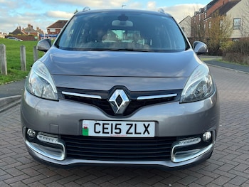 Used Renault Grand Scenic 2015 for sale - 77050303: Photo
