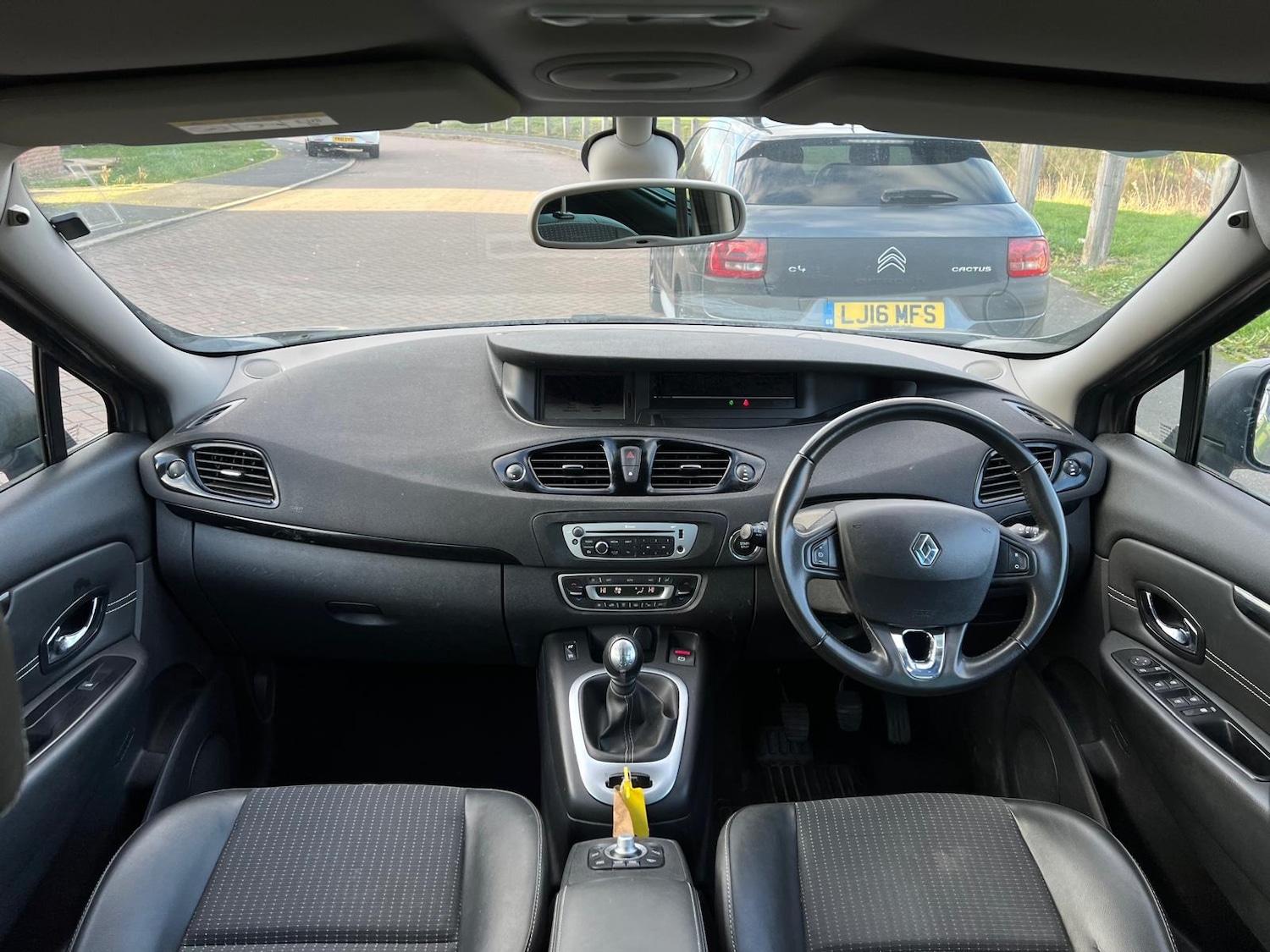 Used Renault Grand Scenic 2015 for sale - 77050303: Photo 41